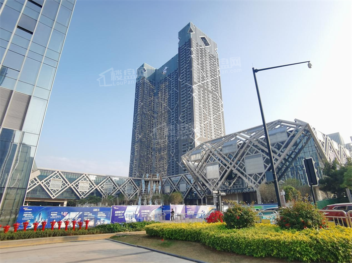 万科|南宁五象总部基地商业生存调查：是欣欣向荣还是奄奄一息？