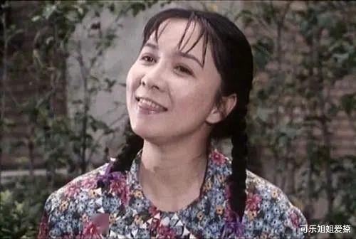 蔡明|蔡明儿子的身份曝光，隐藏32年竟是我们熟悉的他，原来都不陌生