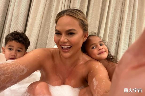 欧美明星|梅根36岁模特闺蜜带儿子泡澡并晒照，遭抨击，“某些地方该保密”
