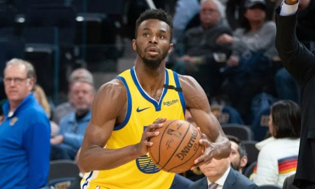 勇士队 美媒建议勇士1换2，单场36分后卫可来投奔，12+6老将当交易添头！