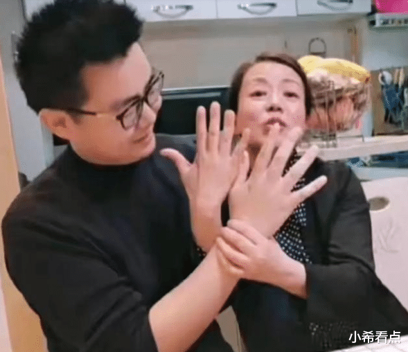 小希看点 新进展！姚策出生后用脐血验过乙肝，缴费记录曝光