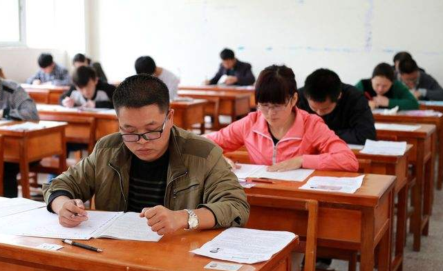 教师|“教师薪资不低于公务员水平”后，公务员却感到委屈，表示不公平