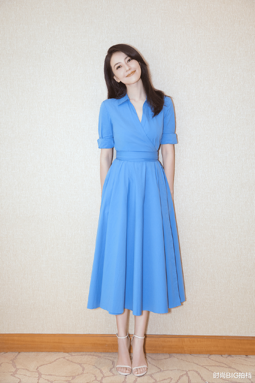 高圆圆|41岁“国民女神”高圆圆美绝了!穿钻石连衣裙秀身材,红唇短发好惊艳