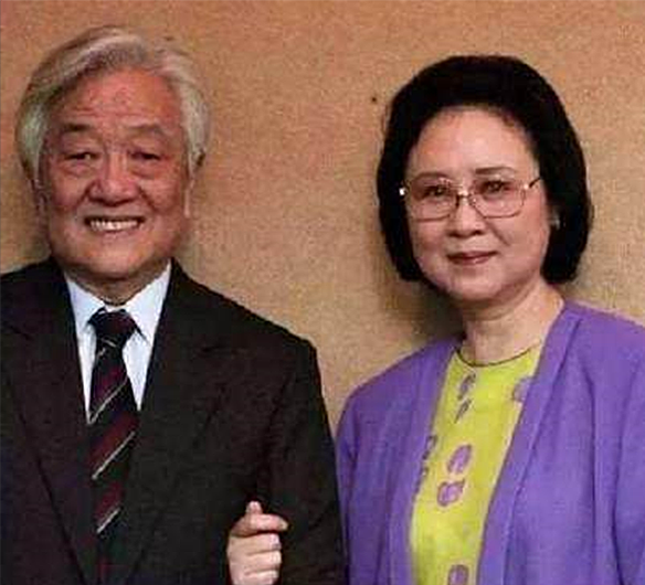 不惑之年|琼瑶数学考了20分,妹妹考了98分,母亲:你怎么就不能像你妹一样