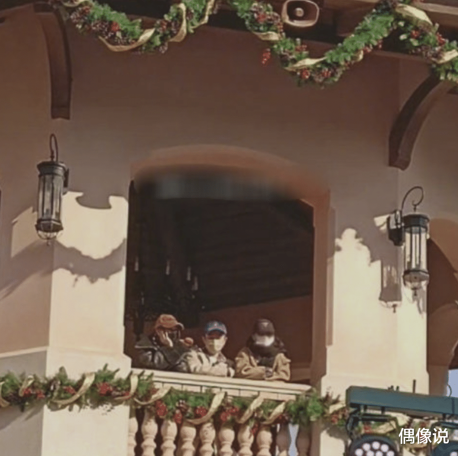 刘诗诗|环球影城偶遇杨幂，人群中腿好细！与张大大宋祖儿同框，神仙友情