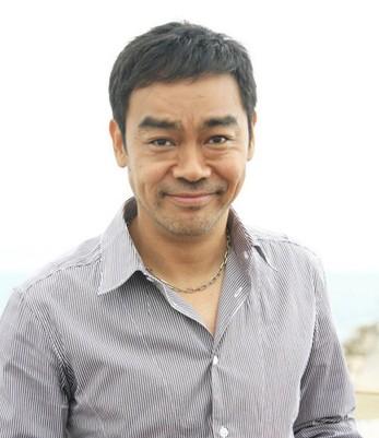 吴京|她选美艳压蔡少芬，却下嫁穷小子，把老公捧成影帝，53岁依旧貌美