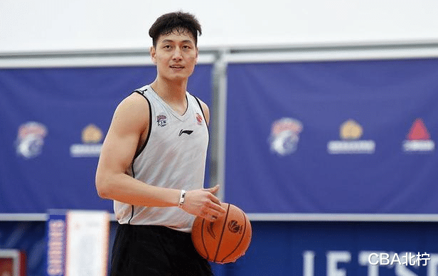 广东男篮 CBA三消息:广东续约大炮台,美国大胜澳大利亚,上海交易全现金