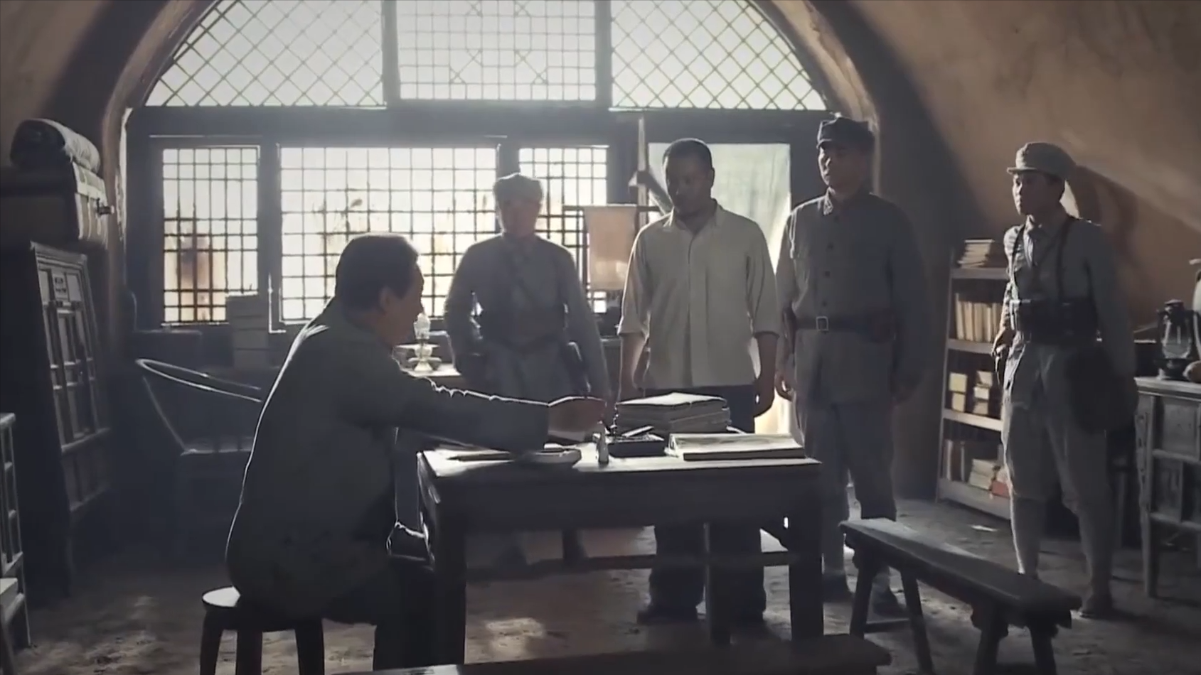 许世友|1976叶剑英问许世友:能指挥南京军区吗?许世友:司令是我的保镖