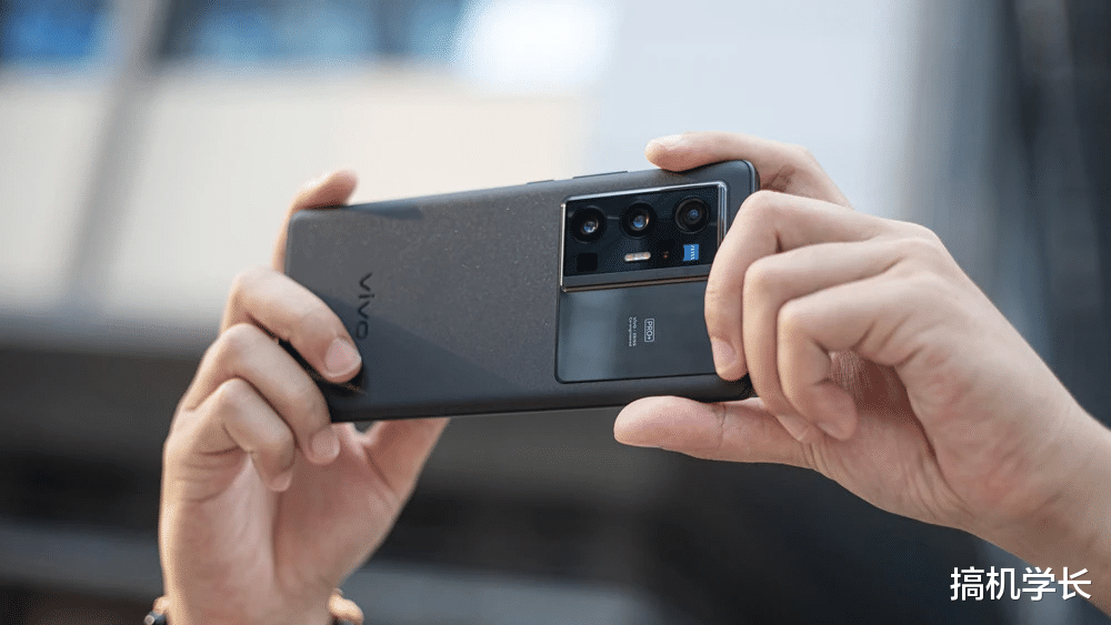 iPhone|截至目前四款“零差评”手机，买对不买贵，十二月换机必备