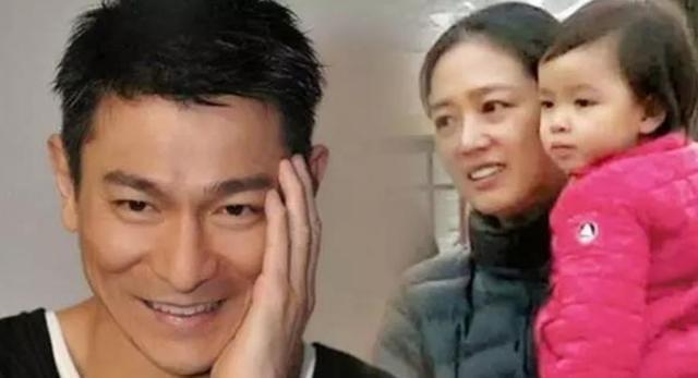 刘德华|刘德华妻子53岁了，不爱打扮整日带娃，为何被公认为好女人的模样！