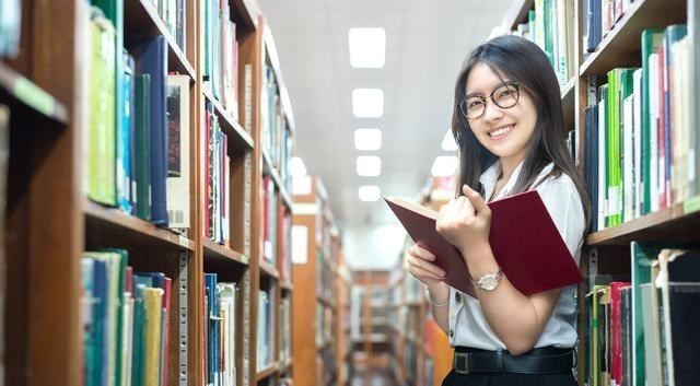 依科育儿吧|工作20年副处级公务员晒出“工资单”，扣完五险一金，还剩这么多