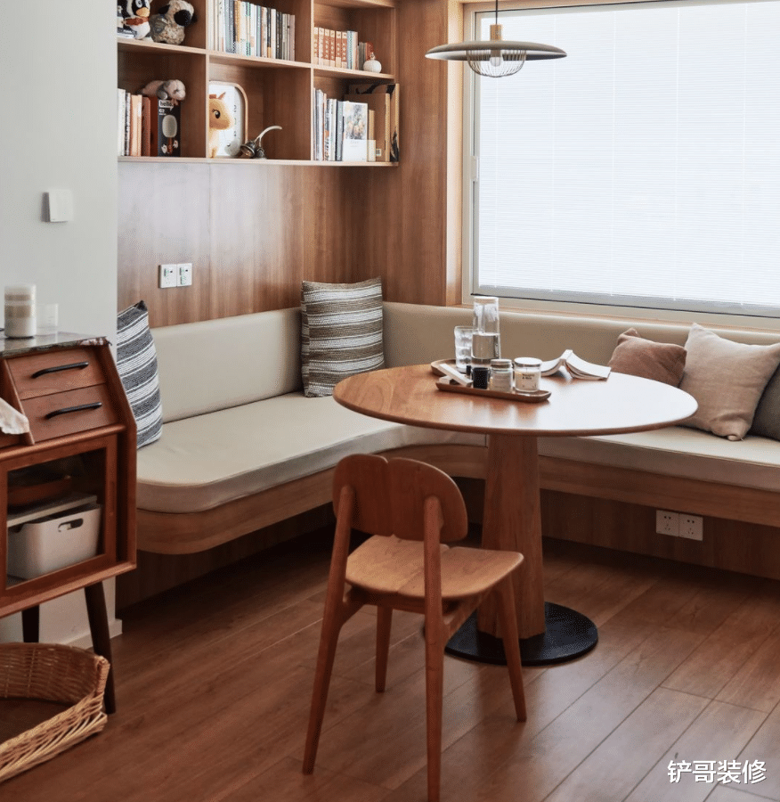 专属两代人的生活空间,满足适老的需求,衔接现代的生活