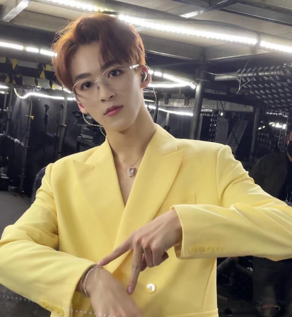 黄景瑜|何洛洛抱大腿、王一博被停工、黄景瑜资源、张哲瀚龚俊想解绑