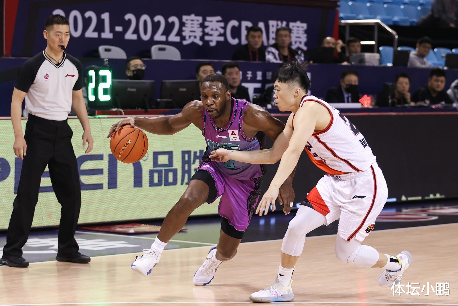 山東男籃|小鯊魚缺陣影響巨大，山東險勝全華班江蘇，徐長鎖神操作實在昏庸