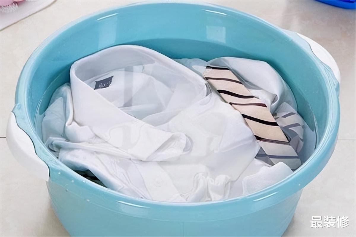 洗衣服用洗衣粉还是洗衣液？听内行人说，才知道我家一直用错了！