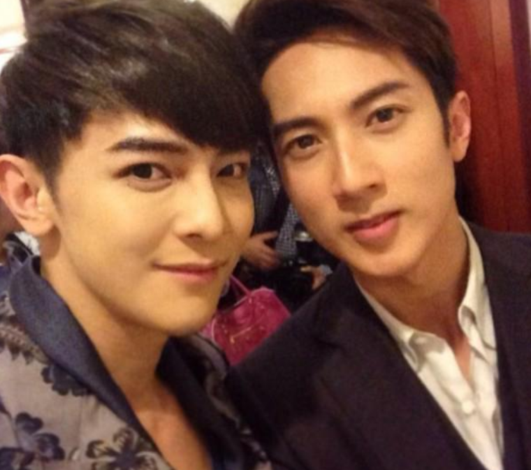 王一博|飞轮海全员吃防腐剂？连当初满眼嫌弃的辰亦儒，如今也当了他颜狗