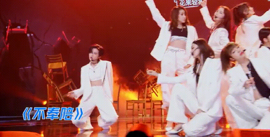 陈小春|《爆裂舞台》被调侃有偶像包袱的陆柯燃，为何听《妈妈说》哭了？