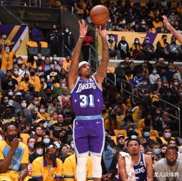 伊塞亚·托马斯|5中1，正负值-20！兄弟你的NBA生涯要到头了，和老詹真心不搭啊