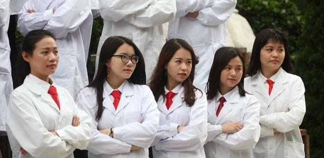 护士|最受婆婆喜爱职业排名：护士不在前5名，榜首成为“香饽饽”