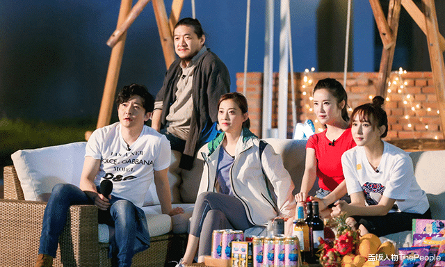 杨紫|明星校园生活大不同！AB一周10块钱，郑恺开豪车上学，杨紫接地气