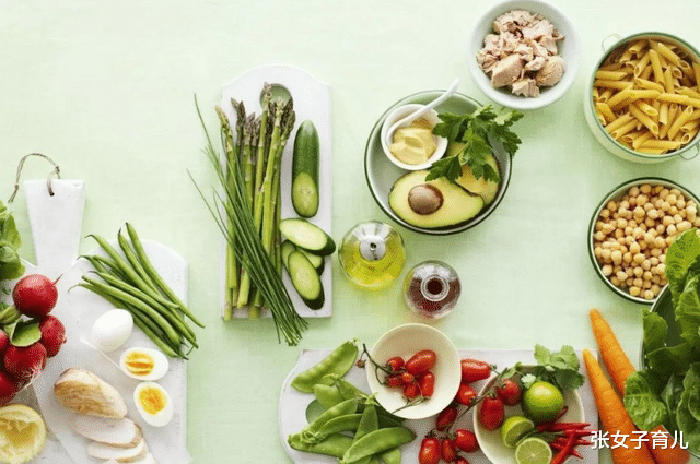 张女子育儿|宝宝身高低于同龄孩子，要打生长激素么？宝妈感谢老中医的建议