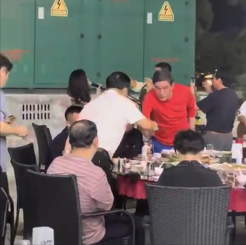 毛阿敏|毛阿敏老公猝死细节曝光！生前压力大爱抽烟，陈凯歌夫妇帮忙治丧