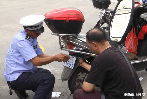 电动车小行家 电动车乱象“何时休”,即日起,严查“4禁”行为,查到顶格处罚