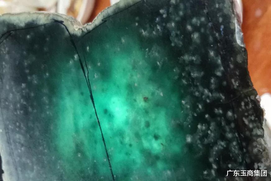 |翡翠的“棉”是怎么来的？雪花棉又有何不同？