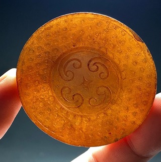 和田玉籽料|汉 和田玉籽料 白玉 勾连纹 浦纹 剑首