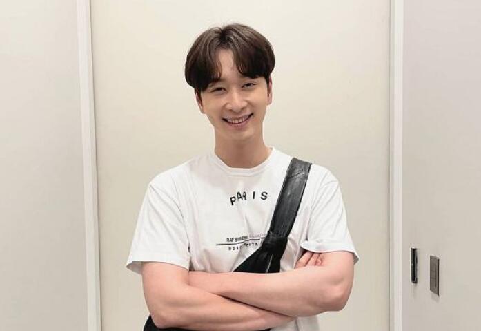 黄灿盛|2PM成员黄灿盛宣布结婚老婆怀孕 2PM首位人夫