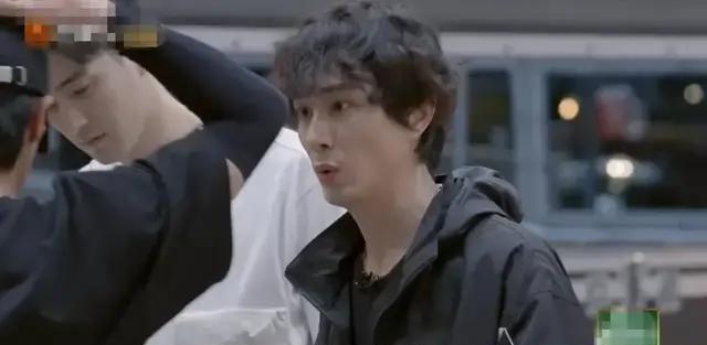 陈小春|从陈小春的卑微到李承铉的犀利，哥圈的高质量社交，全是职场兵法