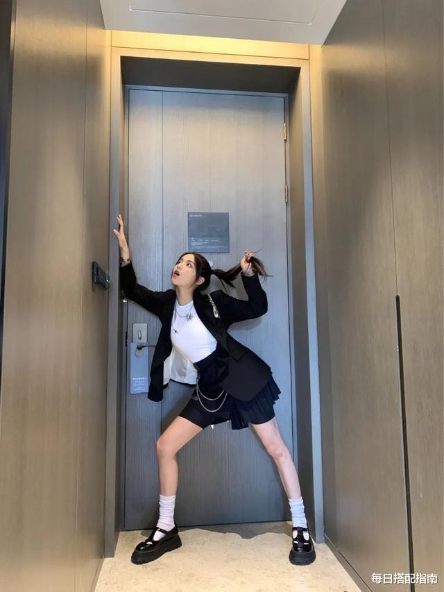 每日搭配指南|身高不到160的女生，建议多穿这3双“显高鞋”，舒适百搭又不累脚