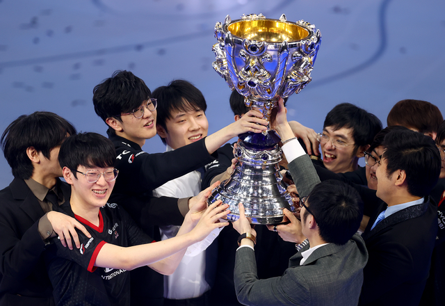 李炫君|冠军皮肤签名已经出炉?道贤最好看,小学弟的根本看不懂