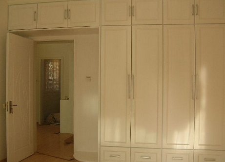 木工|为什么卧室衣柜要装到顶？老木工分析完，懊悔我家装修早了