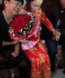 广州市 老婆跟领导出差，发来照片说在广州塔，朋友看了劝我离婚，为什么？