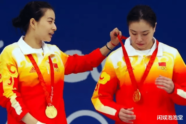 吴敏霞|吴敏霞报喜怀二胎，曾为老公签病危通知书，如今他们过得怎么样？