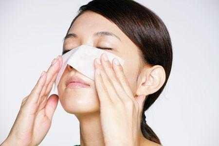 |淡斑精华乳的使用方法是什么 盘点国际淡斑精华液排行榜