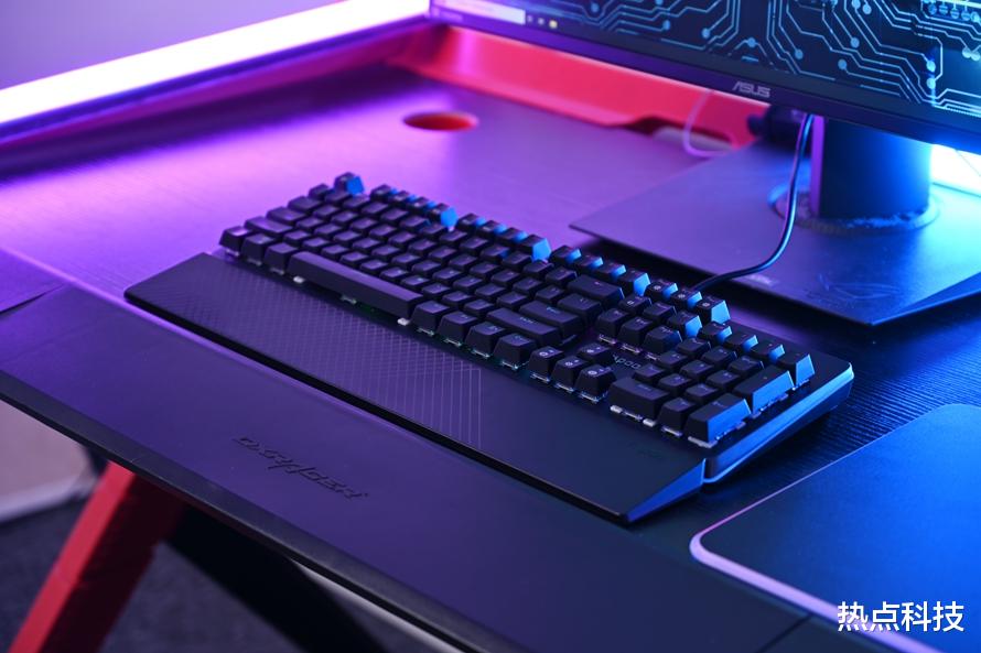 雷柏|雷柏V800RGB游戏机械键盘体验,边框环绕RGB灯光,浸水依然能使用