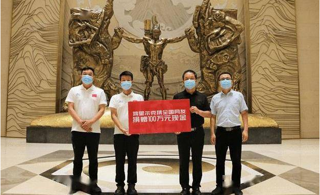 环球鞋网|鸿星尔克“野性捐款”100万元现金，特步年中财报飘红