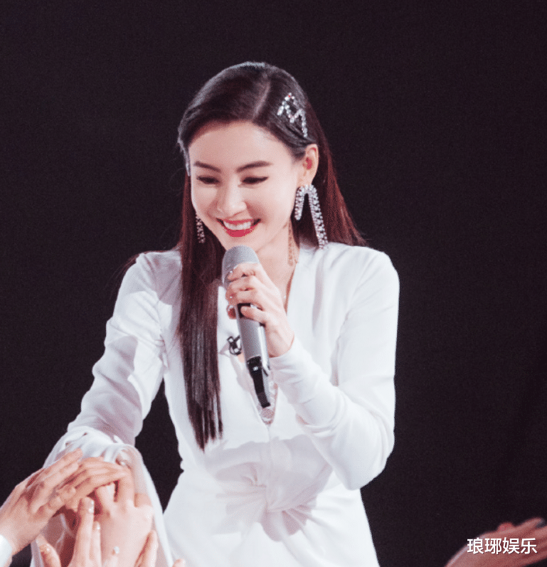 周笔畅|浪姐2五公结果出炉，周笔畅倒数第一，陈小纭没被淘汰惹争议