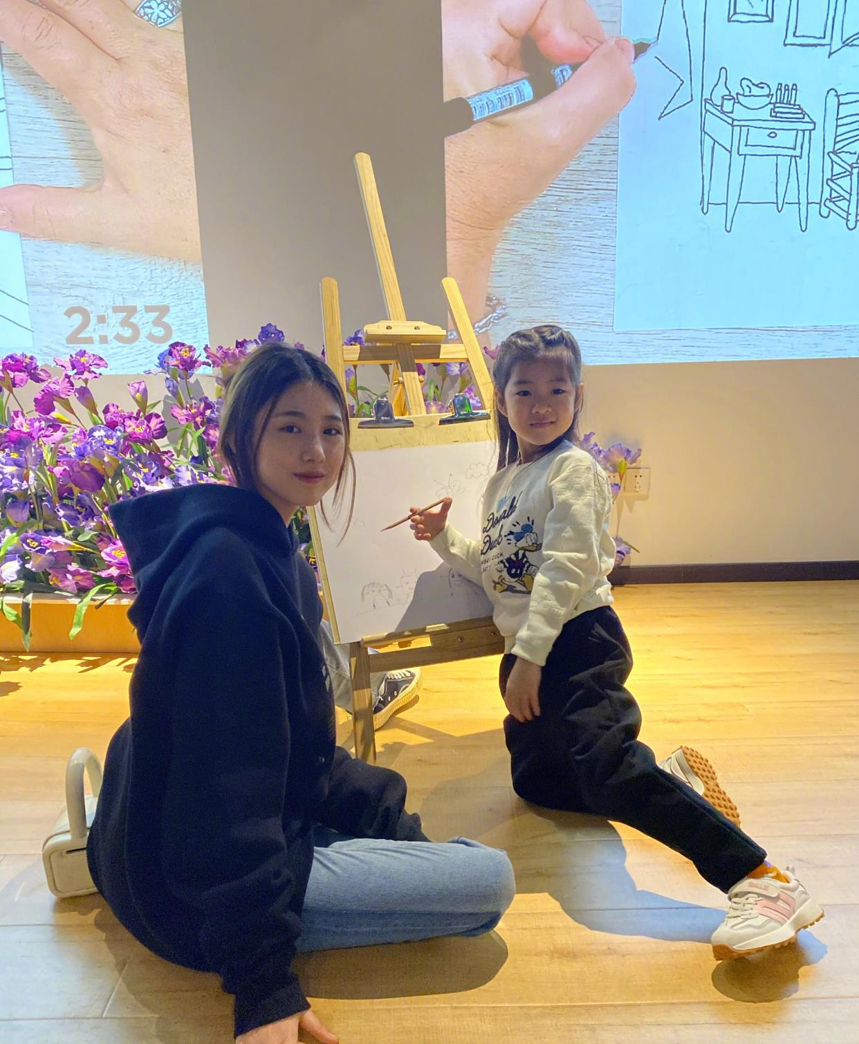 章子怡|章子怡再晒小女儿醒醒滑雪照，动作十分娴熟，显得格外的抢眼