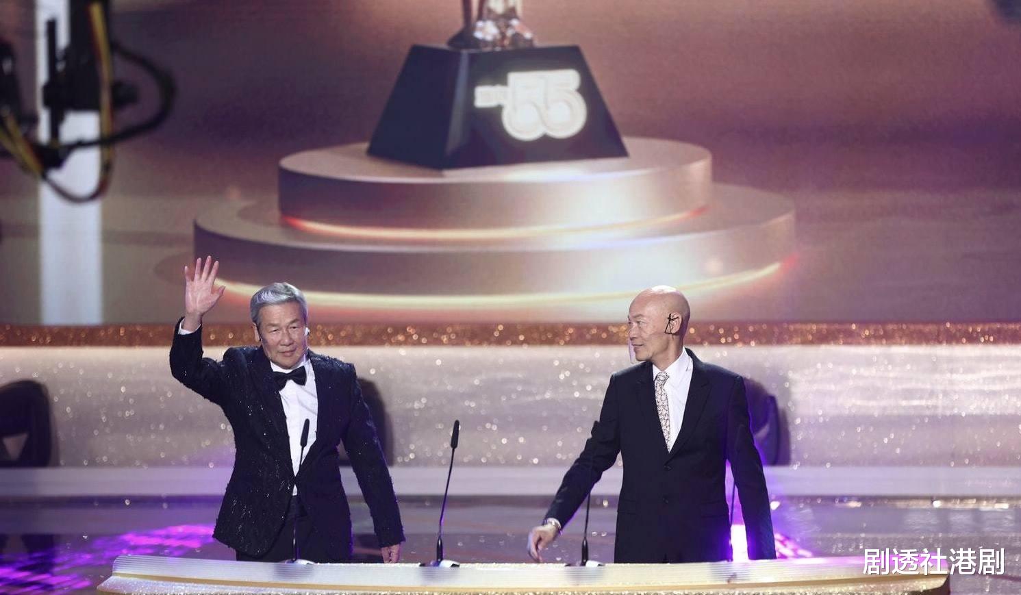 TVB|TVB“飞跃进步男艺人”奖项引争议，网友：“双黄蛋”等同分猪肉