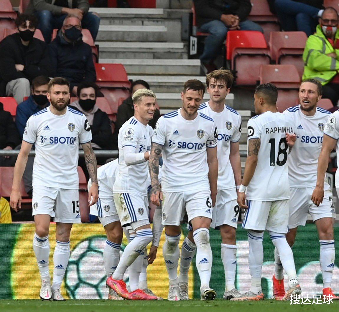 利兹联|2-0!65岁贝尔萨神了,利兹联复刻夺冠赛季神迹+超越阿森纳