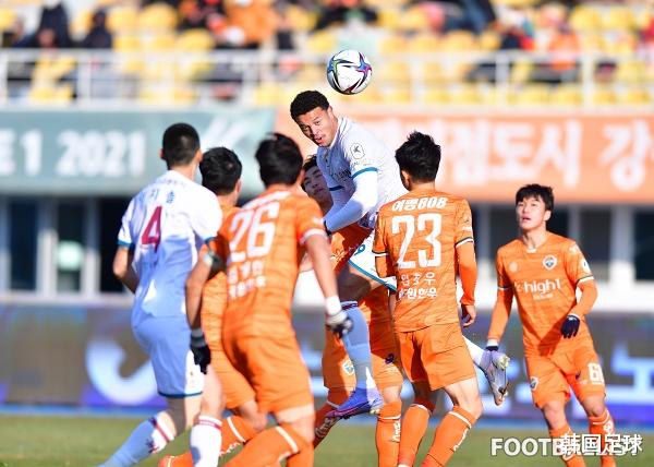 江原fc|胜利大逃亡！江原FC主场绝境逢生，明年K1联赛还有他们