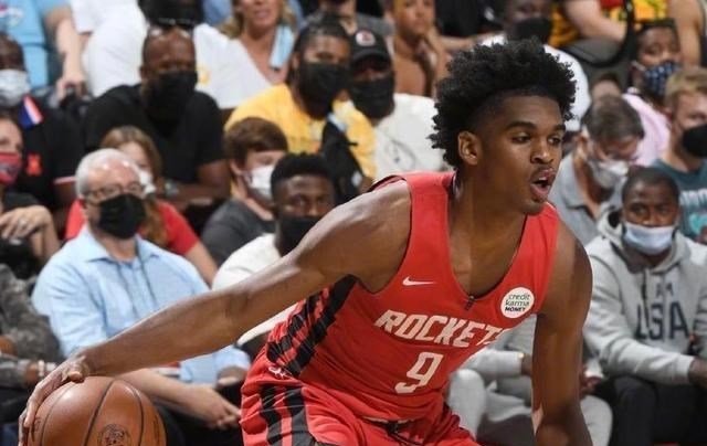 火箭队 火箭开启交易！1换2出炉又赚了，16+5猛将直接被裁！