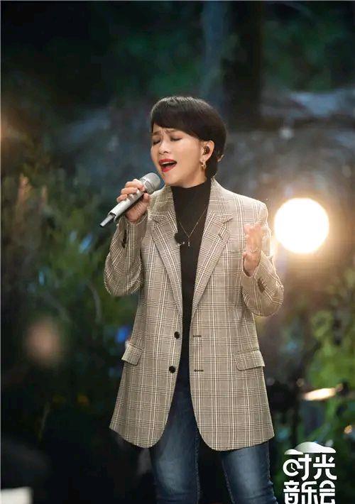 柳岩|太具象化、请不速之客……倍受好评的《时光音乐会》遭吐槽