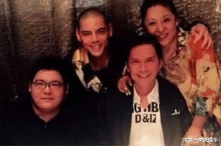 向华强|向华强42岁女儿至今嫁不出去？看到本尊照片后，网友：这谁敢娶？