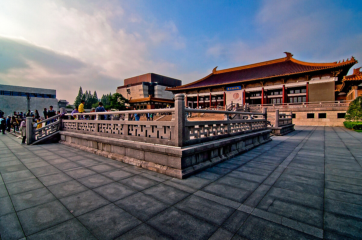 邮票|中国三大博物馆之一，珍贵文物数量居中国第二，仅次于故宫博物院