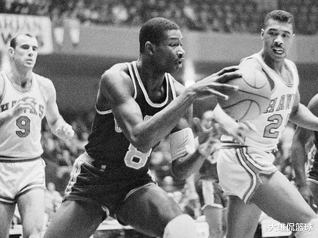 乔治·麦肯|美媒列出了职业生涯前20场比赛中总得分最高的五名球员,无乔詹