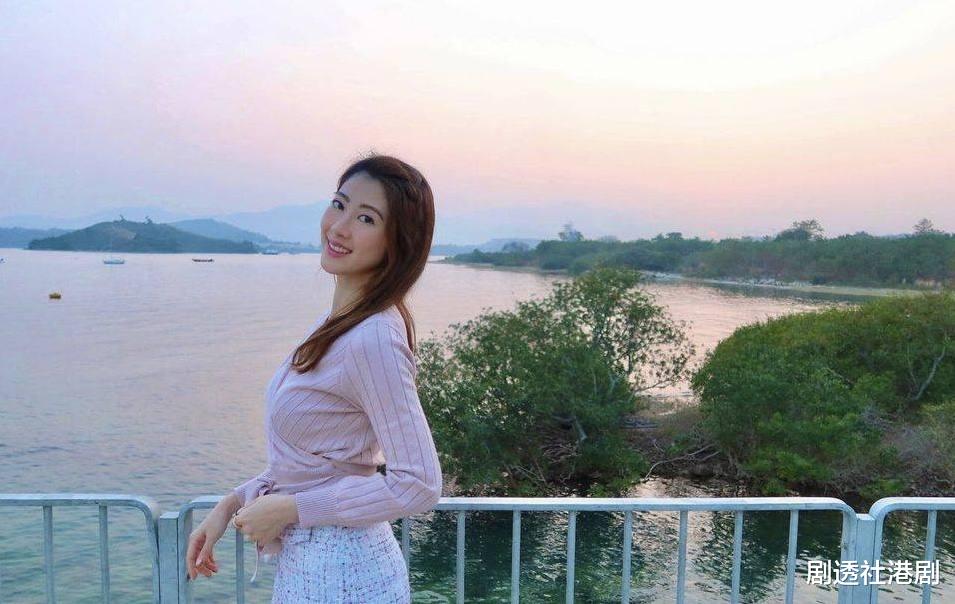 恭喜！28歲TVB著名女星承認被求婚成功，未婚夫是中年叔叔非富即貴-圖4